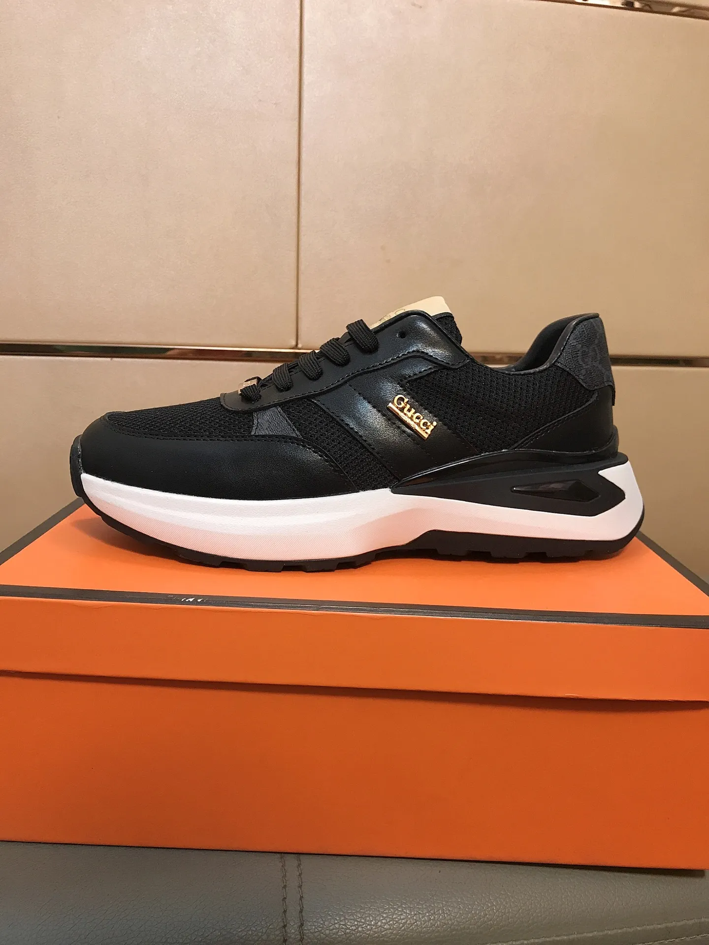 Factory price 442 👟👟🆕🆕 (GUCCI) latest casual and fashionable men's shoes, hot style 💥 simple and elegant style, exclusive for trendy men, the upper is made of cowhide + breathable fabric, sheepskin lining + foot pads, soft and comfortable outsole! 38-44.